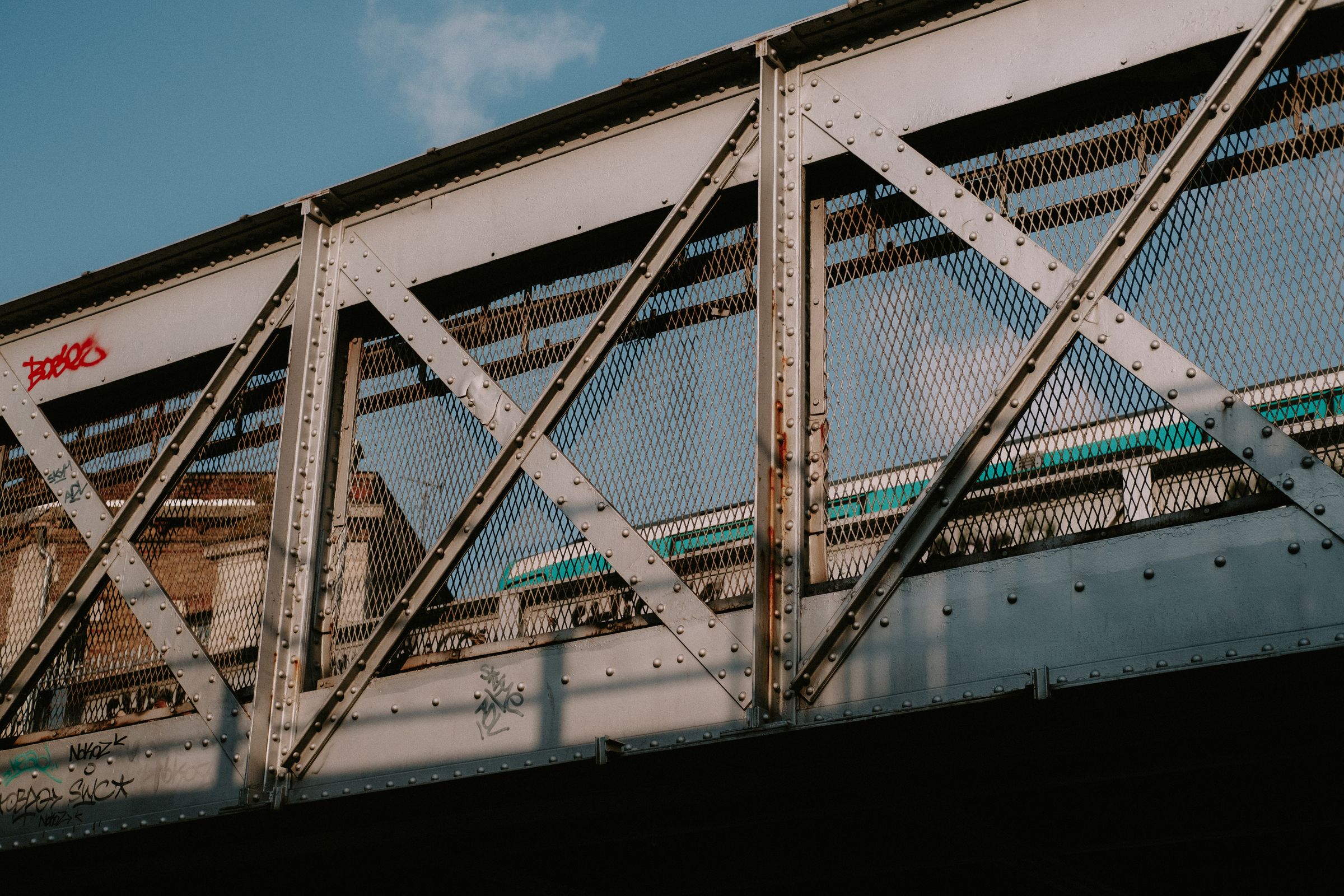 Structural steel connections and bracing